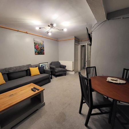 City Centre Room, Wifi, Share Facility Суонзи Екстериор снимка